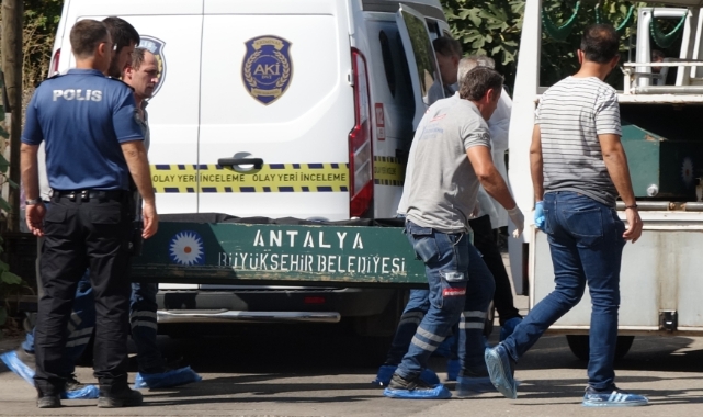 25 yıllık eşini tüfekle öldürüp, teslim oldu!