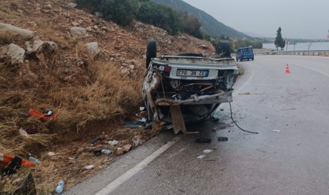 Kontrolden çıkan otomobil takla attı:1 ölü, 5 yaralı