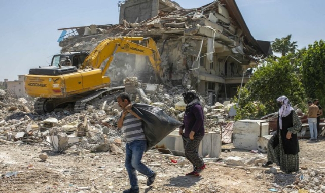 AB'den Türkiye'ye 400 milyon euroluk deprem yardımı