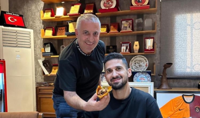 Adana Demirsporlu Emre Akbaba’nın boru kebap keyfi