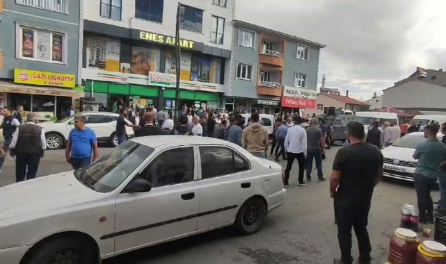 Akrabalar cadde ortasında birbirine kurşun yağdırdı: 1 ölü