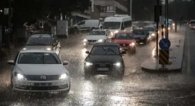 Ankara'da sağanak yağış etkili oldu
