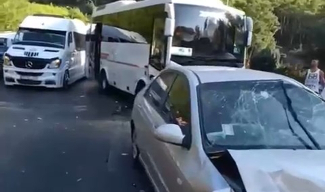 Antalya'da 12 araç birbirine girdi