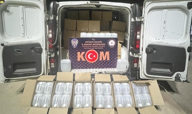 Antalya'da 2.5 ton sahte alkol ele geçirildi