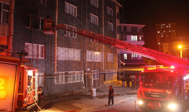 Apartman dairesinde korkutan yangın