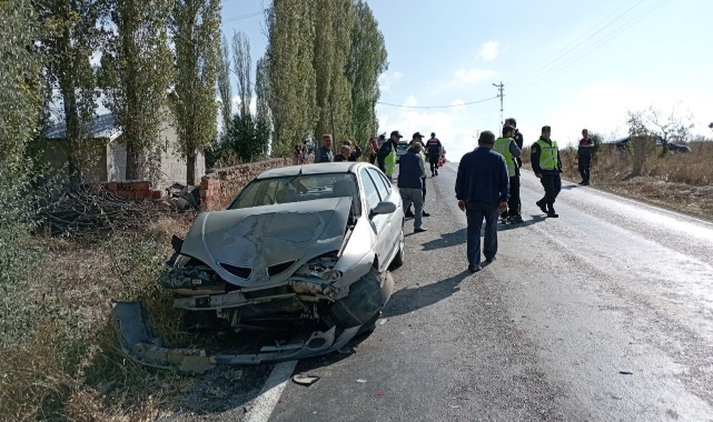Arkadan çarparak 4 kişinin yaralanmasına neden oldu