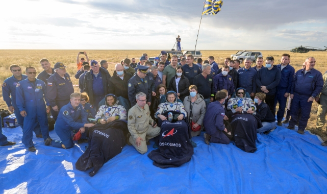Astronot ve kozmonotlar 1 yıl sonra Dünya'ya döndü