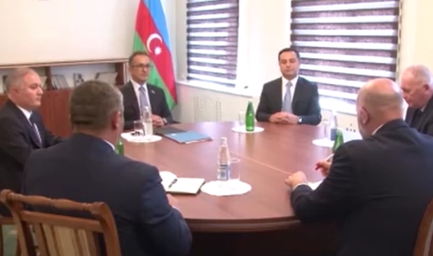 Azerbaycan ve Karabağ temsilcileri görüştü