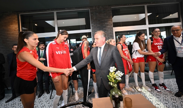 Bakan Bak'tan Filenin Sultanları'na ziyaret