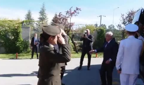 Bakan Güler, tedavi gören gaziler ile bir araya geldi