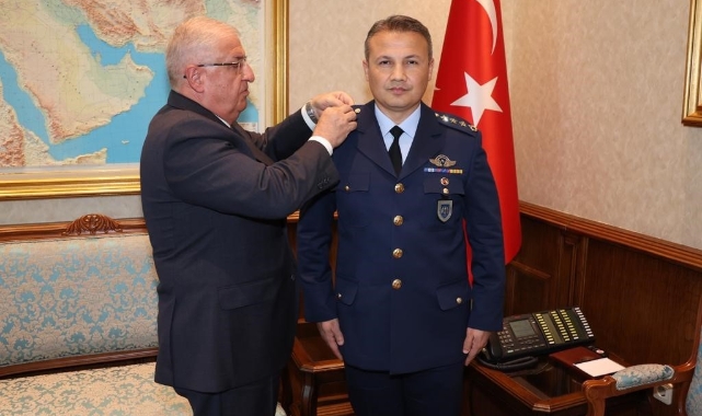 Bakan Güler uzaya gidecek ilk TSK pilotunu kabul etti
