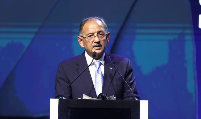 Bakan Özhaseki: “Afet konutlarını teslim etmeye başlayacağız”