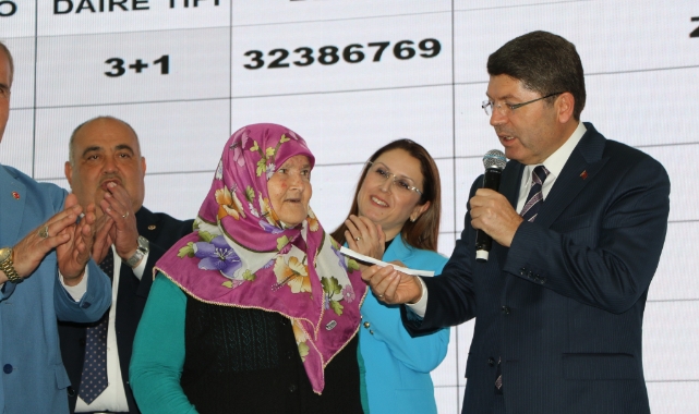 Bakan Tunç, Bartın’da afet konutlarının açılışına katıldı