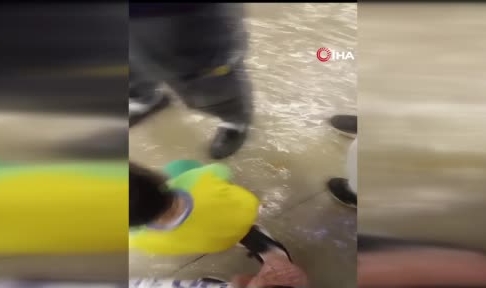Başakşehir'de bir AVM'yi su bastı
