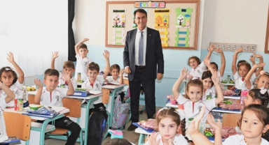 Başkan Dündar, öğrencileri ilk gün yalnız bırakmadı