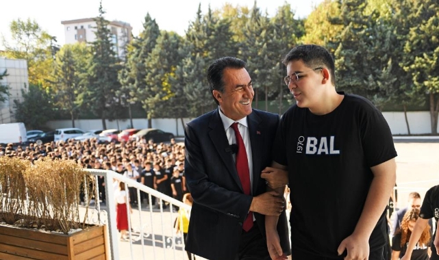 Başkan Dündar, öğrencileri yalnız bırakmıyor