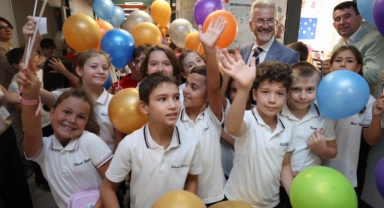 Başkan Erdem'den miniklere ilk gün sürprizi