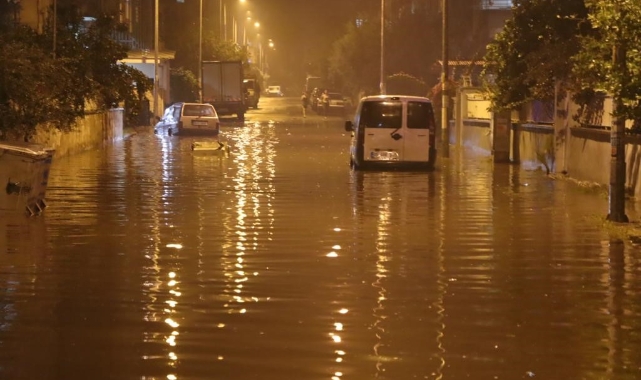 Başkan Özcan, yangın ve sel çalışmalarını yakından takip etti