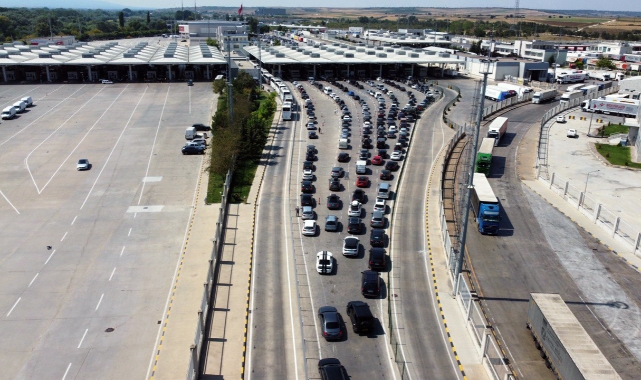 Bulgar turistler günübirlik alışveriş için akın ediyor