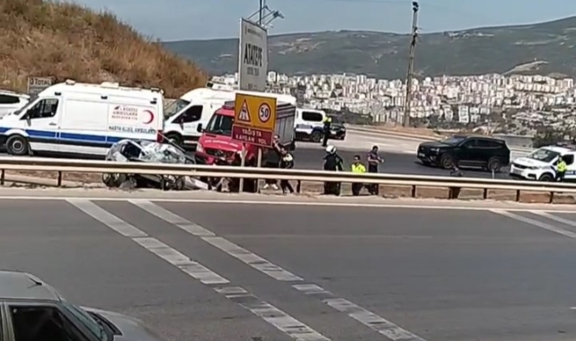 Bursa'da direksiyon hakimiyetini kaybeden otomobil refüje girdi
