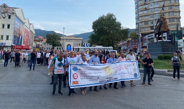 Bursa'da 'Dünya Barış Günü' yürüyüşü