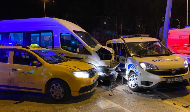 Bursa'da feci kaza! 3'ü polis 6 kişi yaralandı