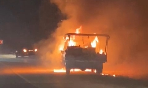Bursa'da kamyonet alev topuna döndü