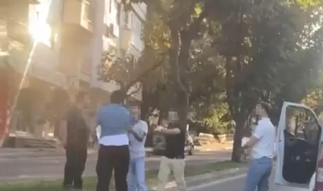 Bursa'da kurye darp edilirken karşılık vermedi