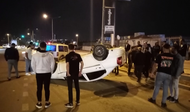 Bursa'da makas atan otomobil takla attı