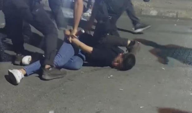 Bursa'da trafikte tartıştığı kişinin başına duba fırlattı