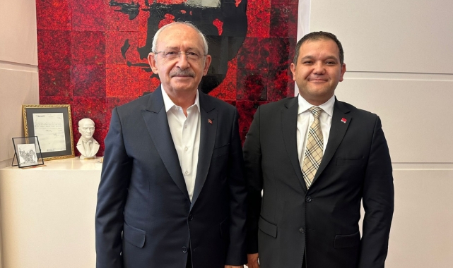 Bursalı iş insanı İbrahim Alagöz CHP'ye katıldı