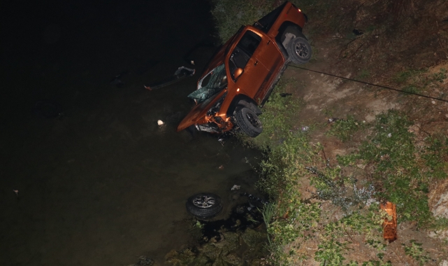 Büyüksu Deresi’ne pikapla uçtular: 1 ölü, 3 yaralı