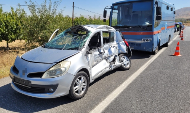 Cezaevi nakil aracı ile otomobil çarpıştı: 1 ölü 4 yaralı