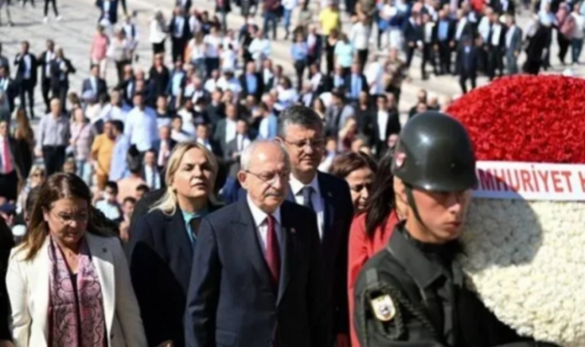 CHP 100 yaşında! Kılıçdaroğlu, Anıtkabir'i ziyaret etti
