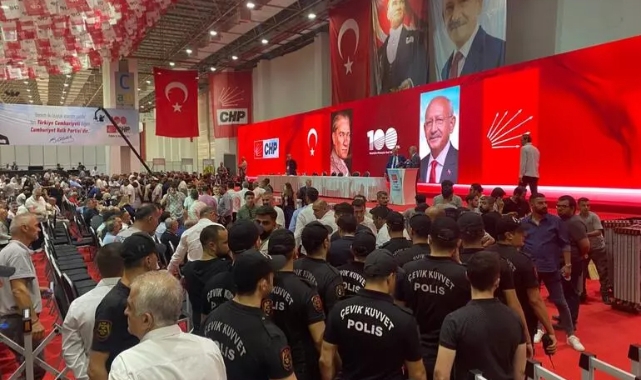 CHP İzmir il kongresi karıştı