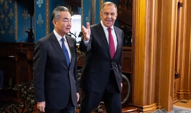 Çin Dışişleri Bakanı Yi, Rus mevkidaşı ile görüştü