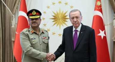 Cumhurbaşkanı Erdoğan, Komutan Munir'i kabul etti