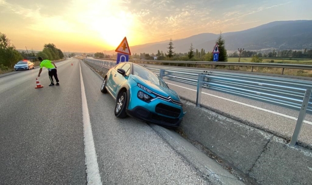 D-100'de otomobil su kanalına düştü: 5 yaralı