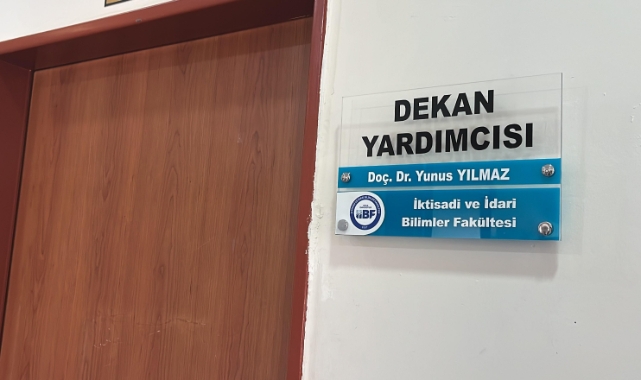 Eski öğrencisi tarafından bıçaklandı!
