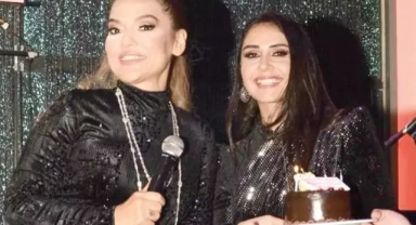 Demet Akalın ışık saçıyor