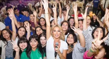 Dinçöz, Azerbaycanlı şehit çocukları için sahneye çıktı