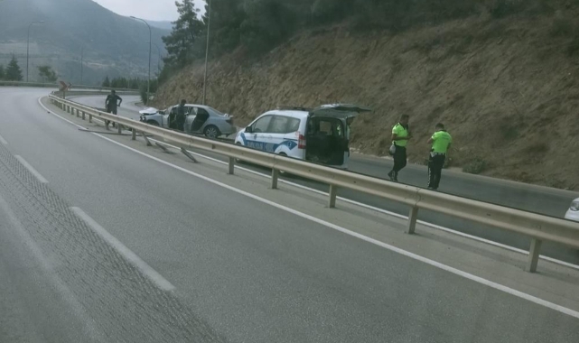Direksiyon hakimiyetini kaybetti! 2 yaralı