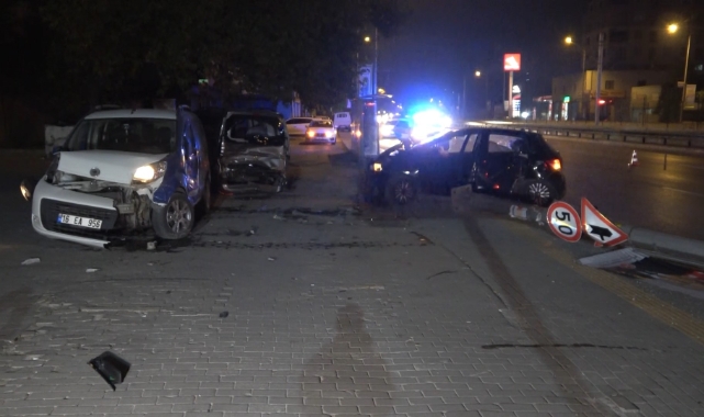 Direksiyon hakimiyetini kaybetti' Trafiği tehlikeye soktu
