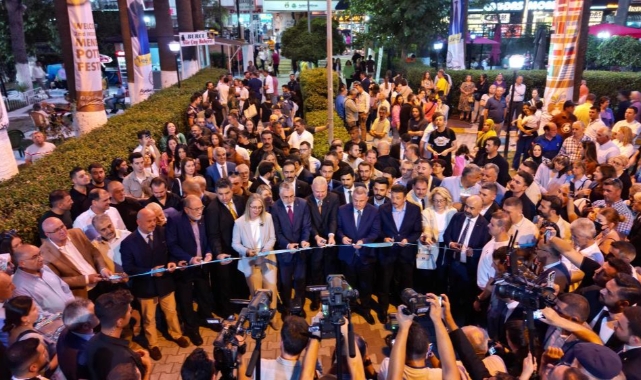 Dünya Menemen Çömlek Festivali'nde buluştu
