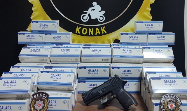 Durdurulan araçta binlerce sentetik hap çıktı