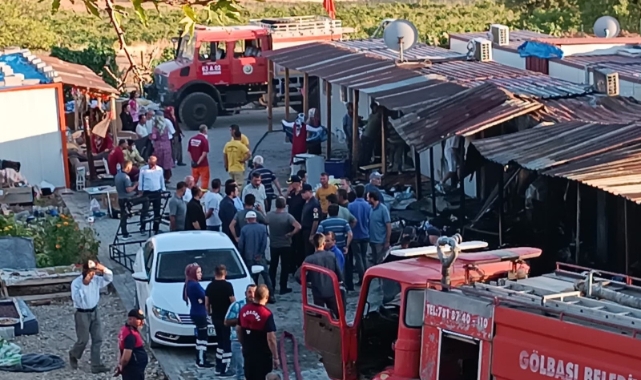 Elektrik kontağından çıkan yangında 5 konteyner yandı