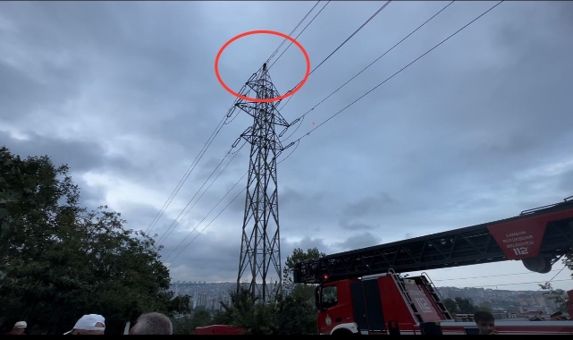 Erkek arkadaşı ile tartıştı! Yüksek gerilim hattı direğine çıktı