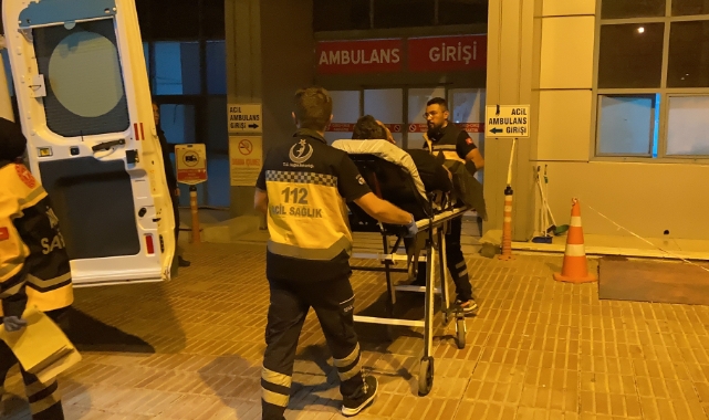 Eşine kızdı kendini bıçakladı