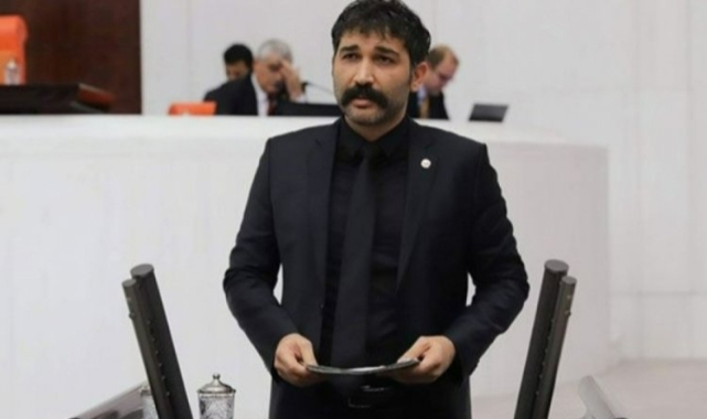 Eski milletvekili Barış Atay, oyunculuk ve yönetmenliğe geri dönüyor