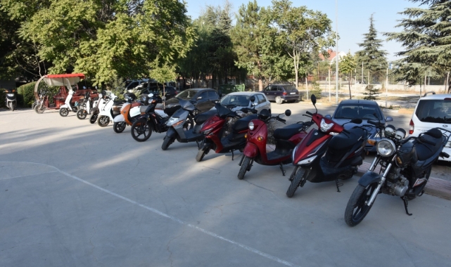 Evden 1,5 milyon liralık çalıntı bisiklet ve motosiklet çıktı!